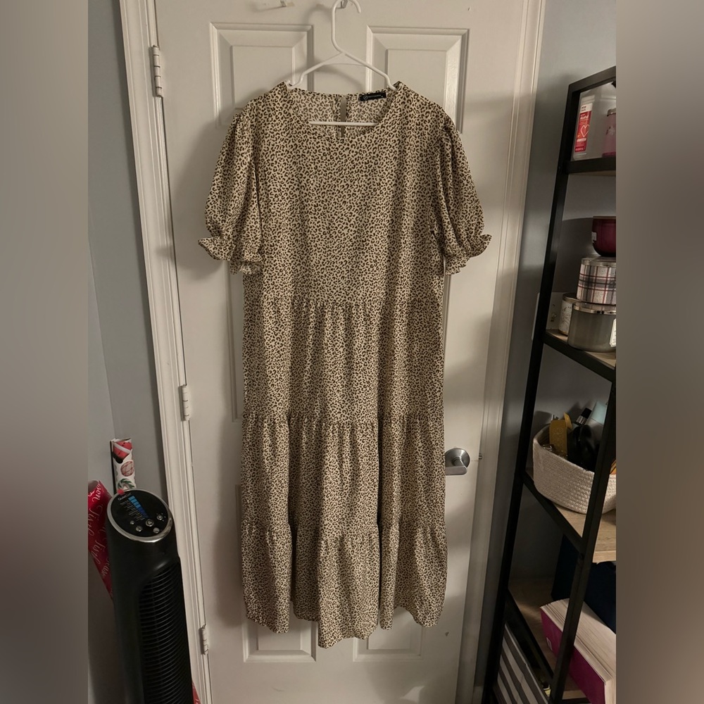 Casual Boho dress in cheetah print. Size XL (has a looser fit).